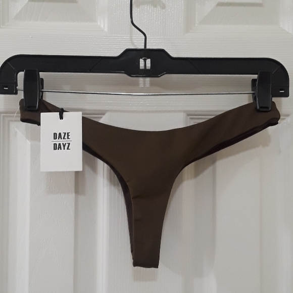 Daze Dayz Moca V'Cheeky - Picture 7 of 8